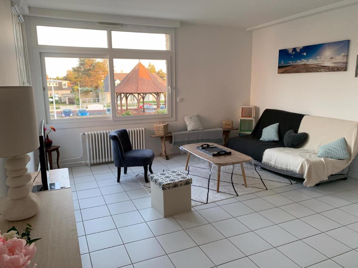 Appartement Les Alisés à Merville-Franceville-Plage Extérieur photo